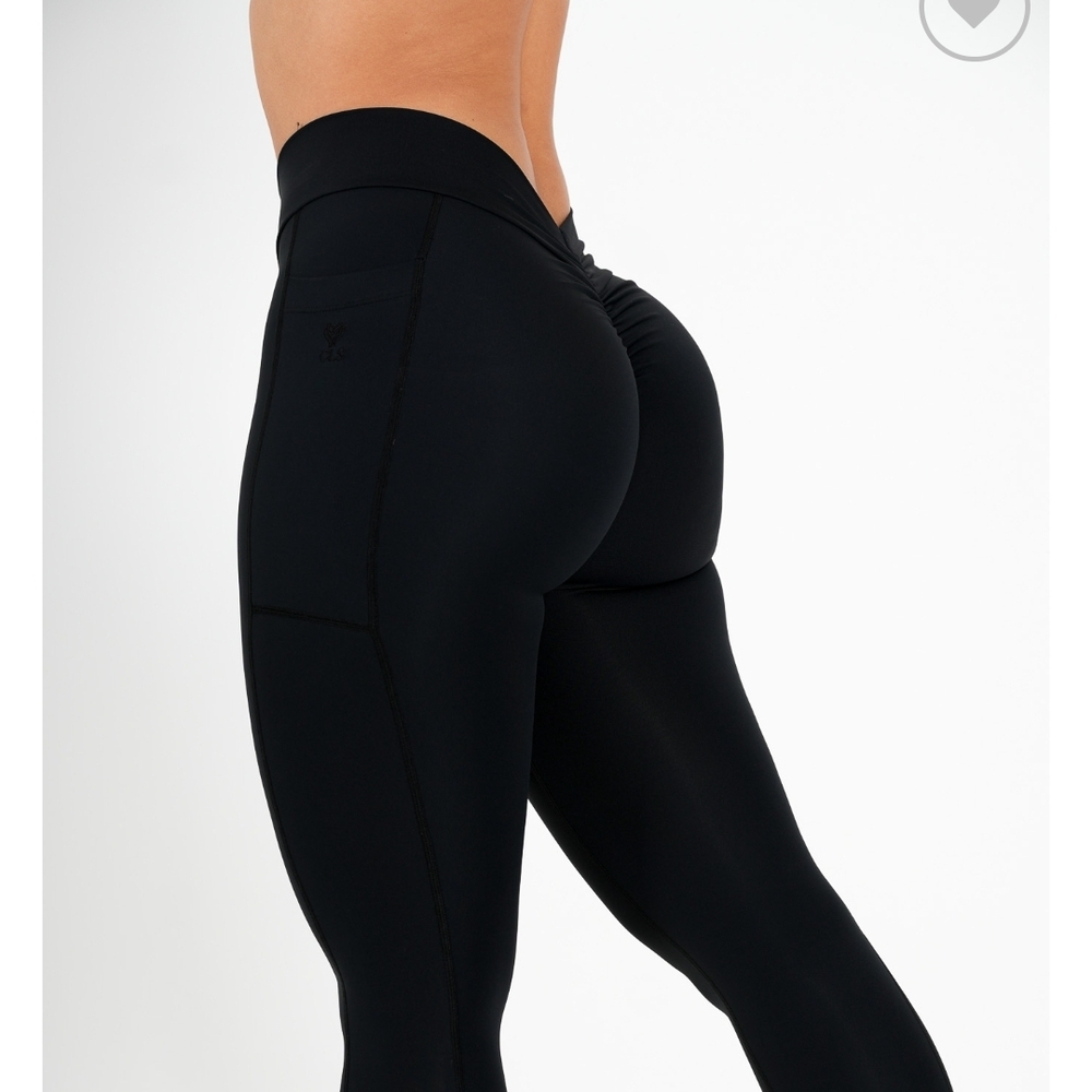 CLS sleek Black High-Rise Leggings - Picture 6 of 6